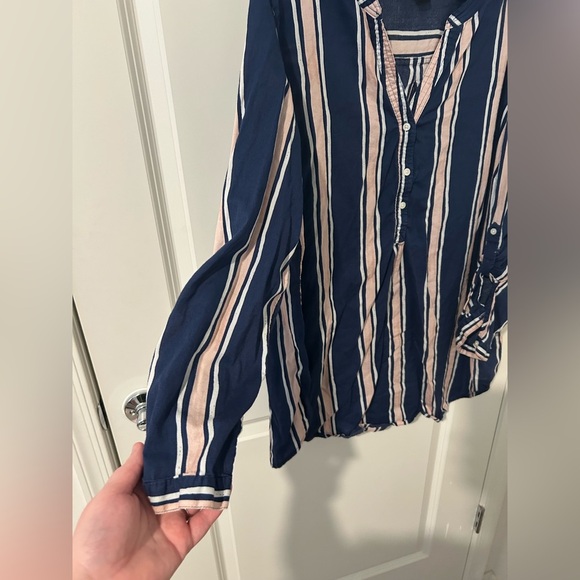 🎉Vertical Stripe Blouse - Picture 6 of 10